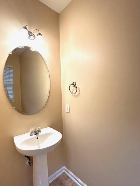 Building Photo - 3455 Fernview Dr