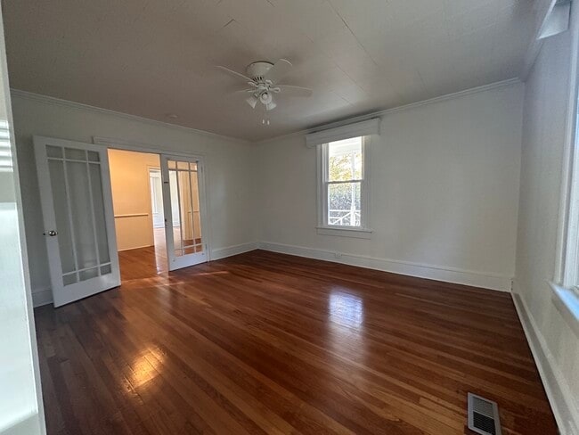 Building Photo - 805 N Buchanan Blvd