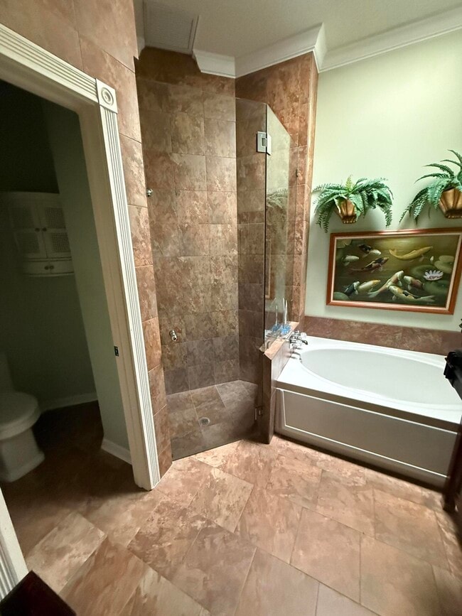 Building Photo - 222 E Tall Oaks Cir