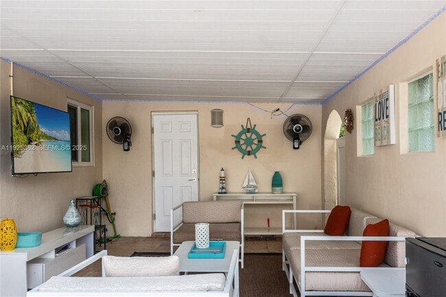 Building Photo - 1900 N Victoria Park Rd