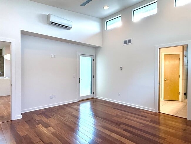 Building Photo - 416 Starlight Vlg Lp