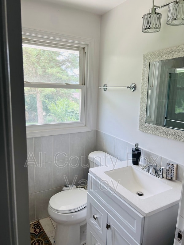 Building Photo - 1925 W Schaumburg Rd