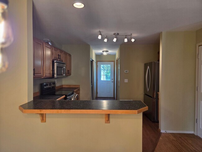 Building Photo - Craftsman Style 3 Bed/2 Bath Home - Bremerton