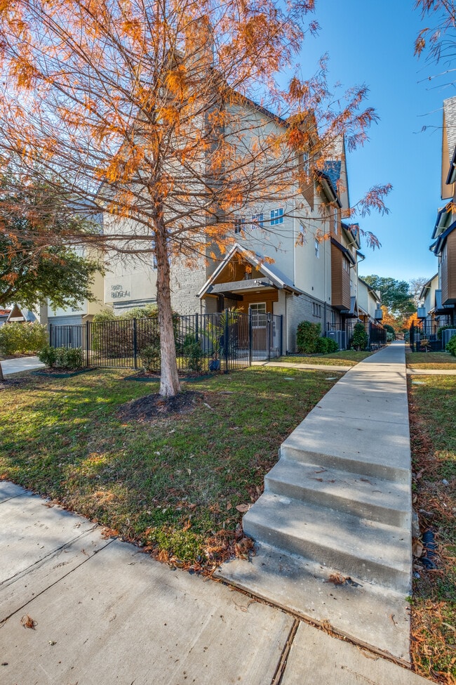 Building Photo - 5073 Gaston Ave