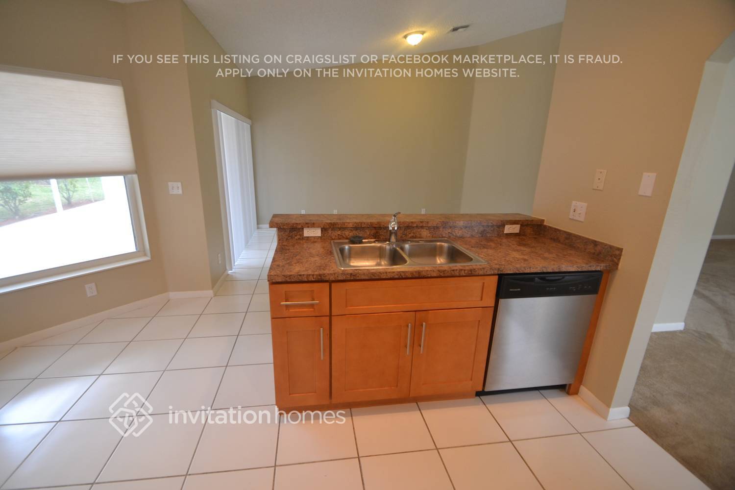 Building Photo - 1796 S Club Dr