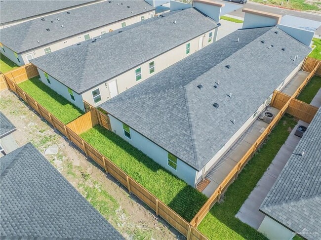 Building Photo - 2709 Brookside Bend St