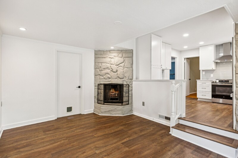 Building Photo - 4809 Merrill Ln