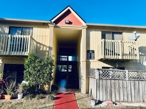 Building Photo - Low-Maintenance 2 Bedroom Condo with Modern Comforts in The Palms Condominium Community