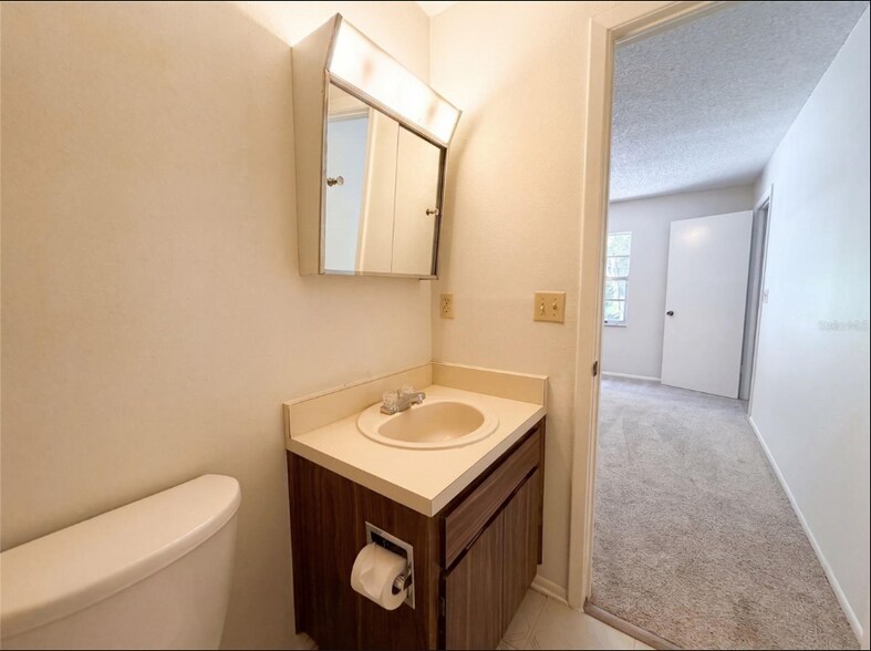 Building Photo - 5720 Kneeland Ln