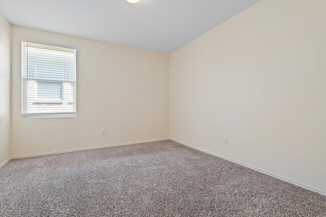 Building Photo - 12856 Gillon Dr