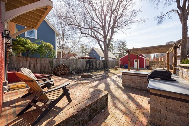 Building Photo - 357 Jackson St