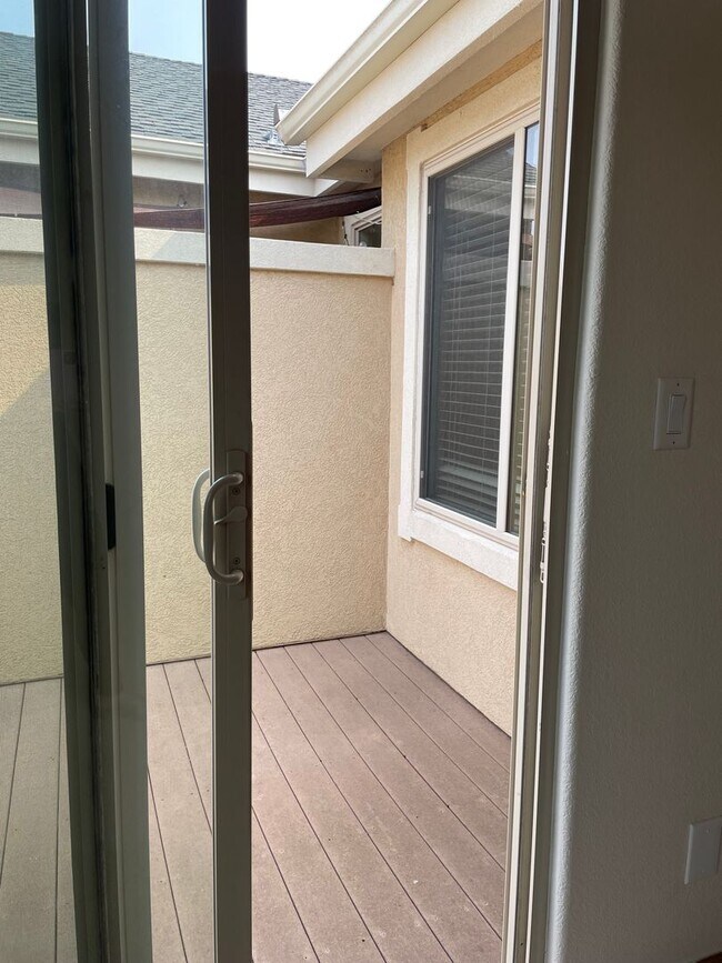 Building Photo - 3545 Big Ben Dr