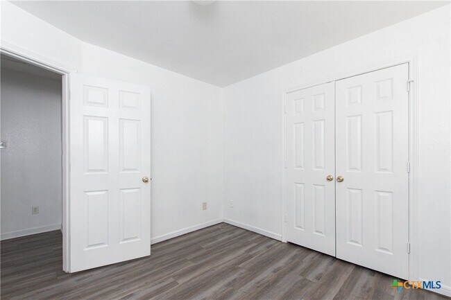 Building Photo - 4207 Primrose Dr