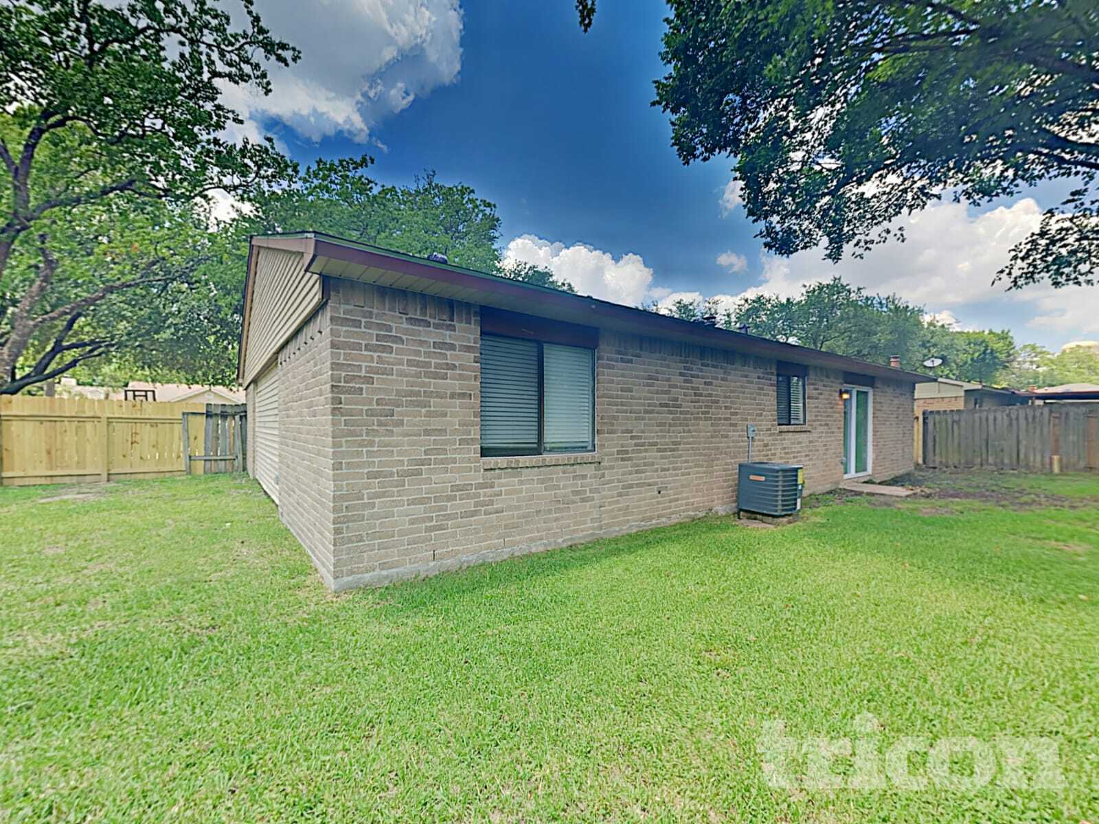 Building Photo - 2655 Lark