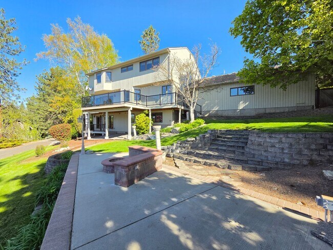 Building Photo - $3,495 - 5 Bed / 4 Baths Stunning Northwood Home with Views