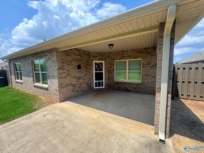 Building Photo - 151 Williams Pointe Boulevard SW