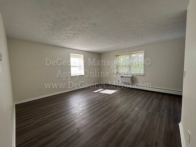 Building Photo - Georgetown Manor Apartments for Rent in West Irondequoit, NY