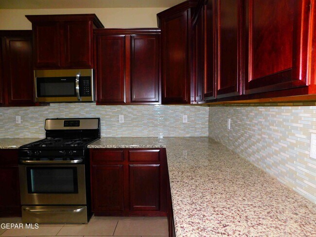 Building Photo - 4088 Loma Dante