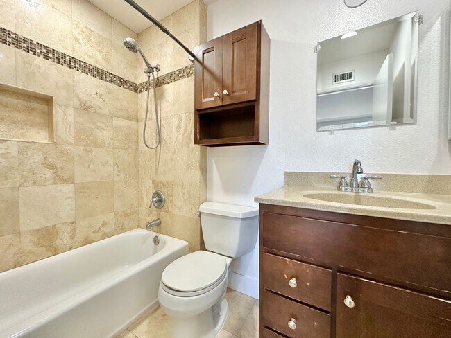 Building Photo - Remodeled  2 Bedroom Condo Near SDSU!!