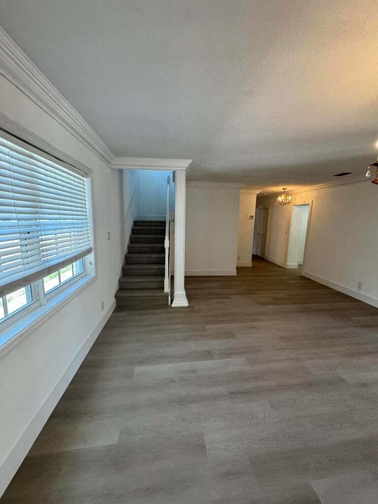 Building Photo - 330 Cypress Dr