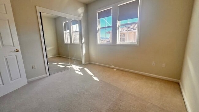 Building Photo - The Courtyards at Dublin Ranch Stunning Townhouse 3BD/2.5BA Spacious Floor Plan