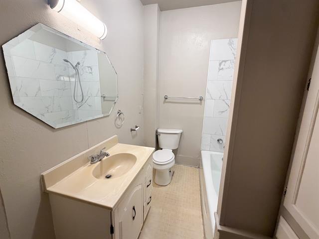 Building Photo - 205 W Gilmer St