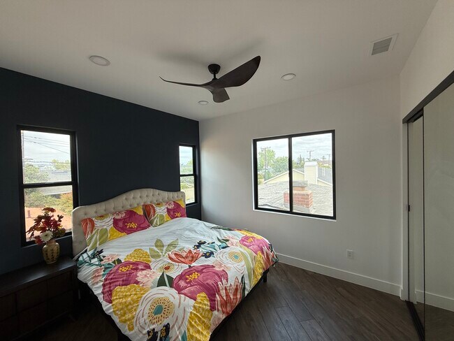 Building Photo - 3273 Hedwig Rd