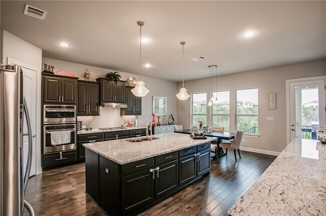Building Photo - 2236 Long Bow Dr