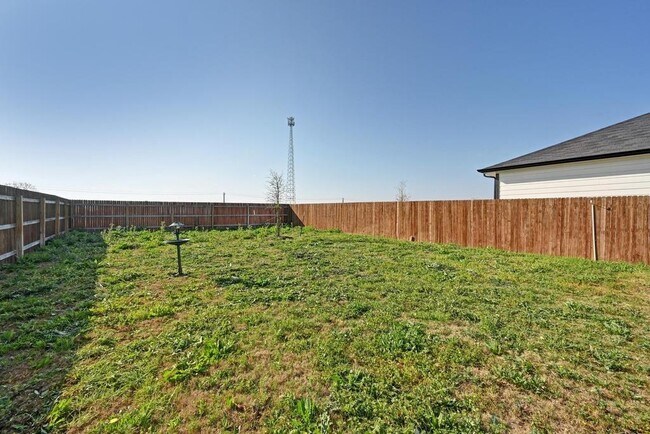 Building Photo - 229 Frogmore Lp