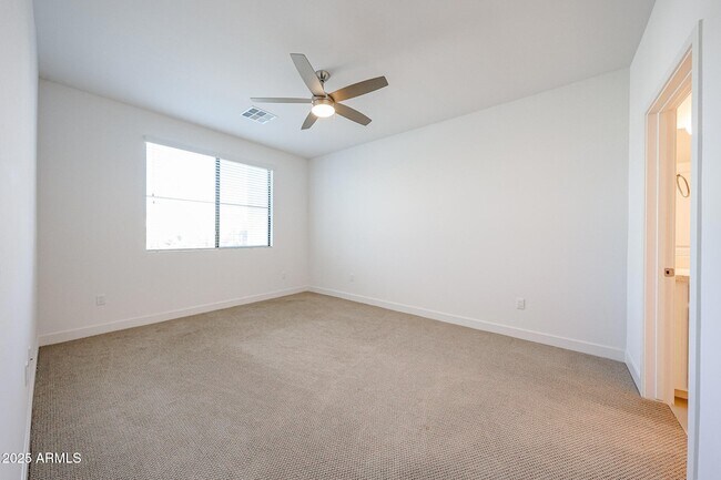 Building Photo - 2511 W Queen Creek Rd