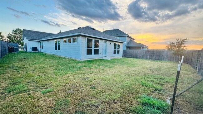 Building Photo - 212 Rollingwood Dr