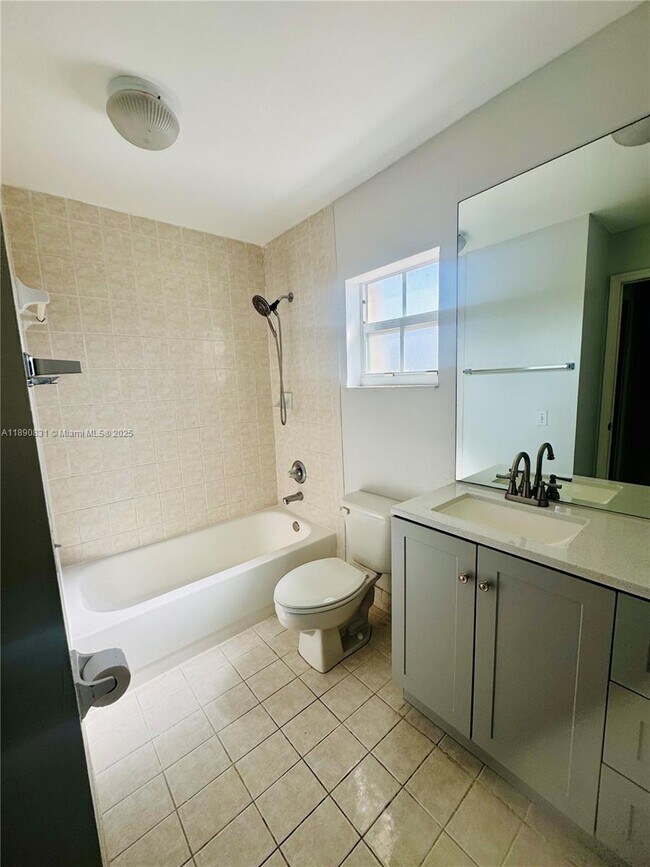 Building Photo - 6880 SW 158th Ct