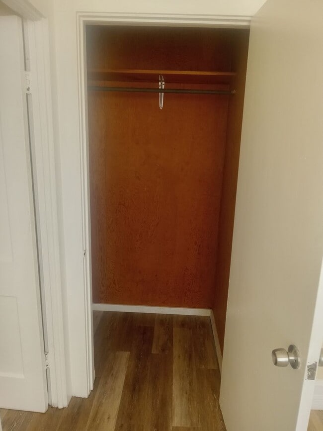 Building Photo - 2 bedroom  in St. Pete