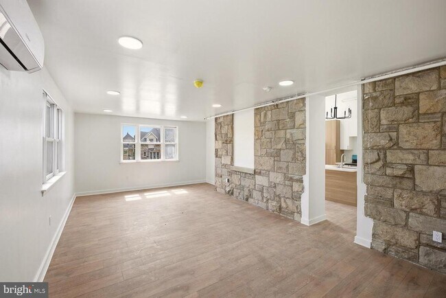 Building Photo - 6012 Ridge Ave