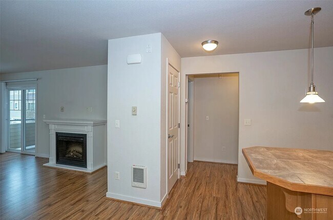 Building Photo - 13405 97th Ave E