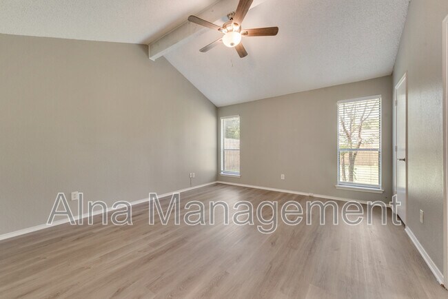 Building Photo - 6541 Ridglea Dr