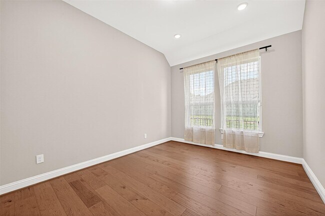 Building Photo - 1635 Delta Oaks Dr