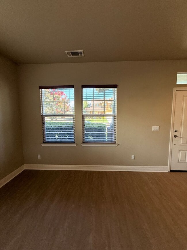 Building Photo - Newer Single Story Home in The Stone Gate ...