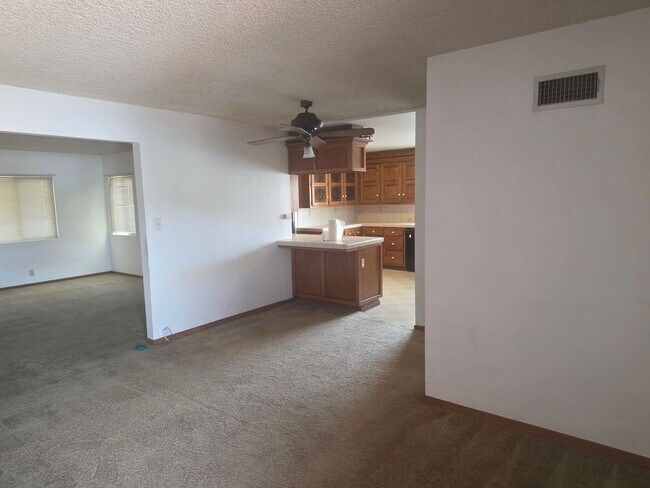 Building Photo - 5673 Barclay Ave