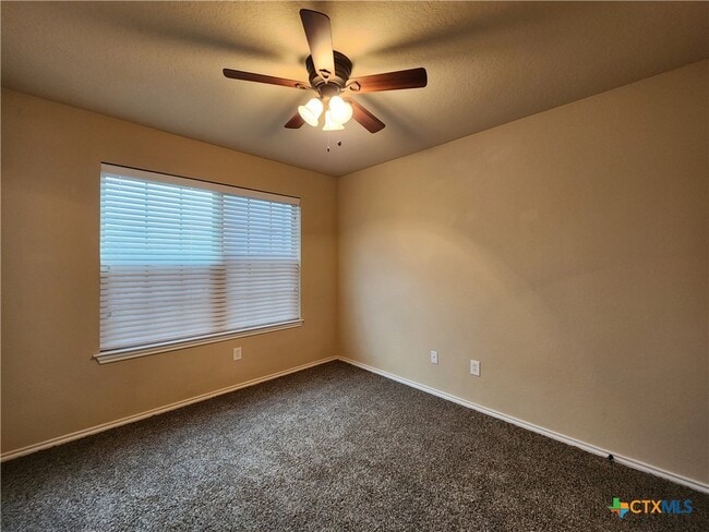 Building Photo - 303 Rosalie Dr