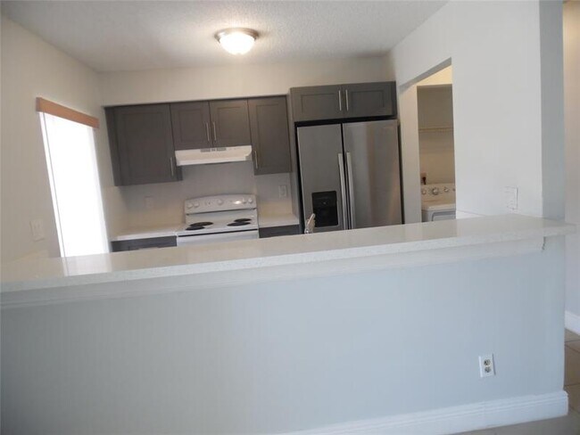 Building Photo - 4013 SW 68th Ln