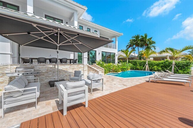 Building Photo - 850 Washington St