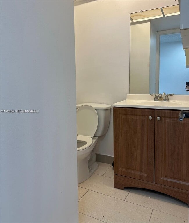 Building Photo - 200 Ashbury Rd