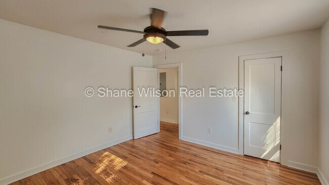 Building Photo - 3 BR / 1 BA East Ridge home for lease!