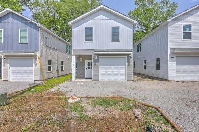 Building Photo - 5754 Pilgrim Ave