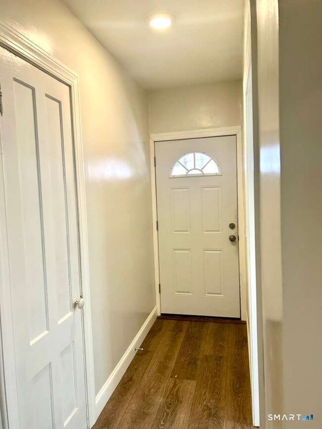 Building Photo - 124 Charles St