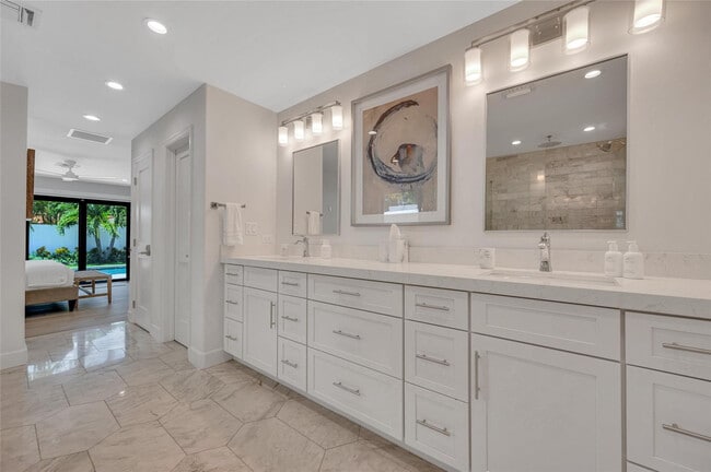 Building Photo - 2205 SE 19th St