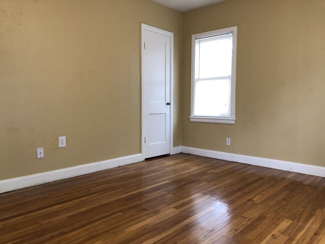 Building Photo - Move In Special!!! First Full Month Free!!!