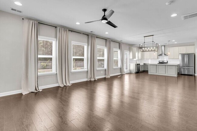 Building Photo - 1624 Shady Pine Rd