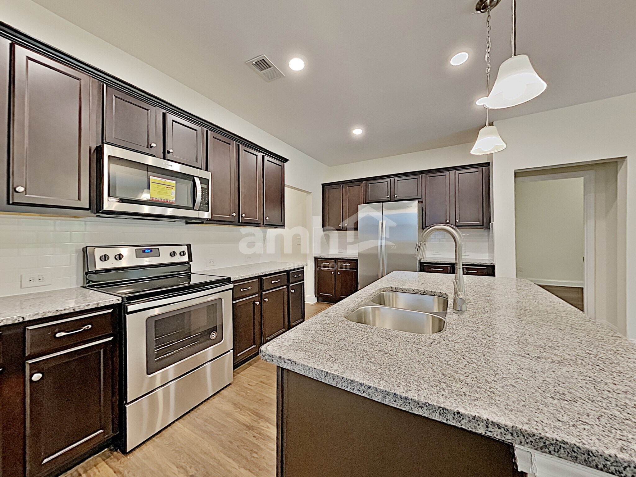 Building Photo - 154 Lindridge Dr NE